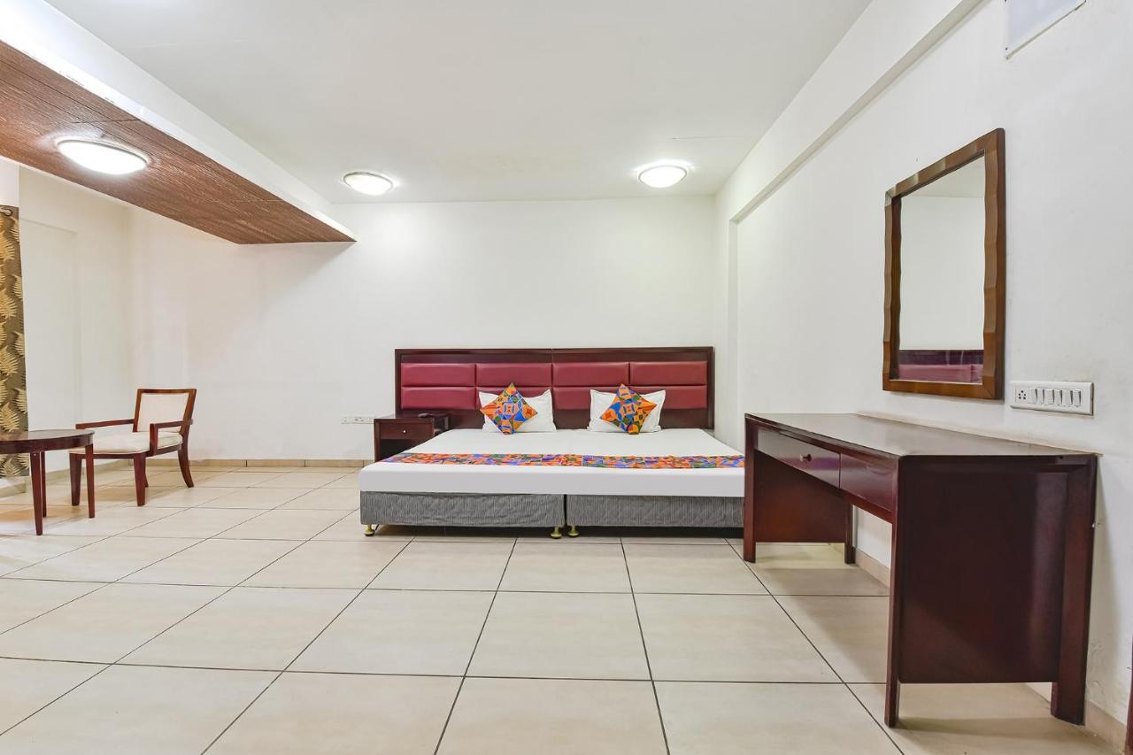Fabhotel Gl Residency - Satellite Ahmedabad Buitenkant foto