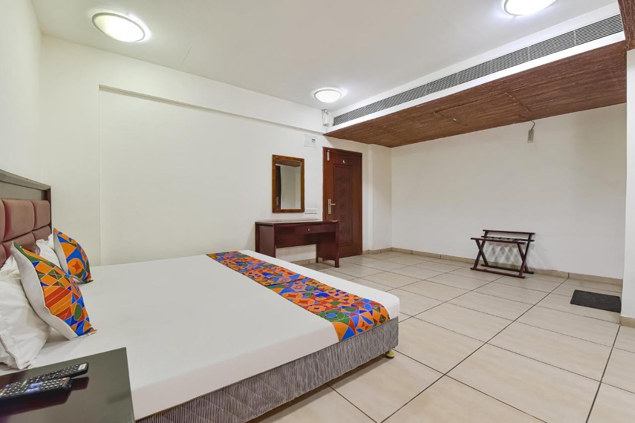Fabhotel Gl Residency - Satellite Ahmedabad Buitenkant foto